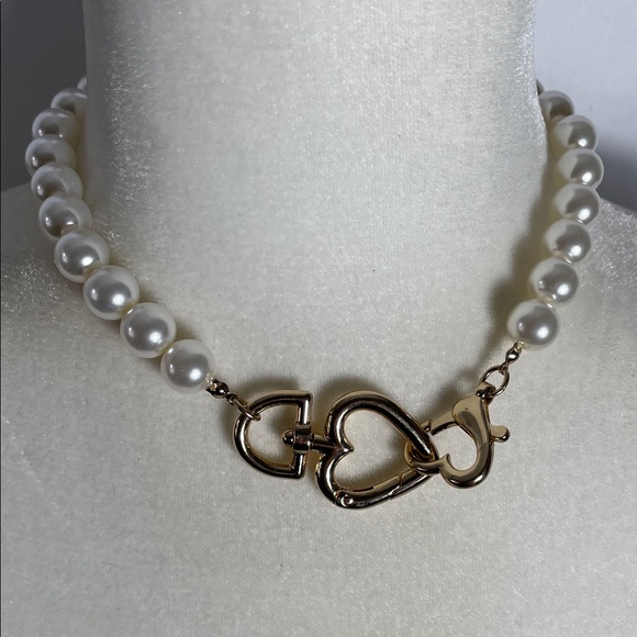 CHRISTIAN SIRIANO White Faux Pearl Necklace - Picture 2 of 2